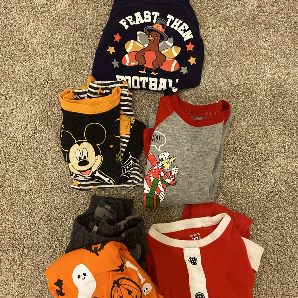 24month/2T fall/winter holiday bundle. Cat and jack and carters